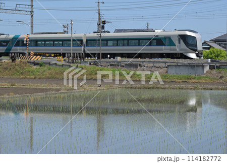 水田に映る東武特急車両、リバティ 水田に映る東武特急車両、リバティ 114182772