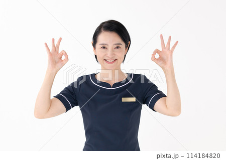 ミドル女性 エステティシャン 制服 OK ミドル女性 エステティシャン 制服 OK 114184820