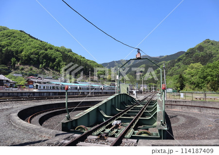 秩父鉄道 三峰口駅のSL転車台 秩父鉄道 三峰口駅のSL転車台 114187409