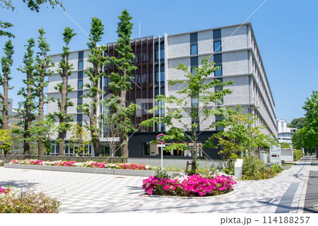 東京都目黒区の東京地方裁判所中目黒庁舎 114188257