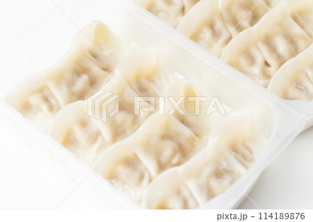 冷凍餃子 白バック 冷凍餃子 白バック 114189876