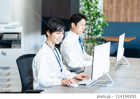 白衣を着た医療関係者 白衣を着た医療関係者 114190293