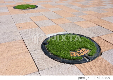 公園の災害用トイレ 114190709