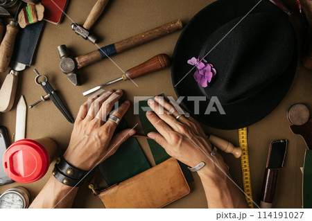 Genuine leather craft production with DIY tools 114191027