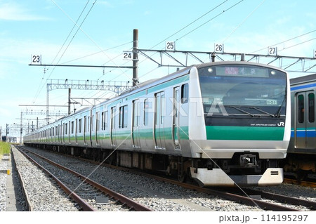 車両基地に停車するE233系7000番台(通勤快速・池袋表示) 車両基地に停車するE233系7000番台(通勤快速・池袋表示) 114195297