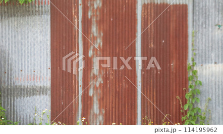 Texture of rusty galvanized metal roof sheets background 114195962