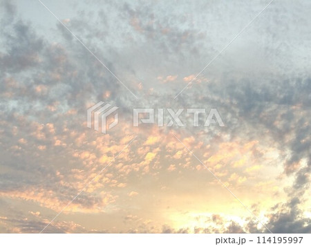 雲の多い空 114195997