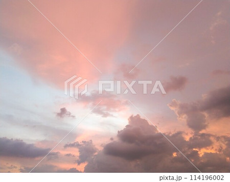 夕日に照らされる雲 夕日に照らされる雲 114196002