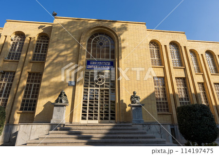 Statue on the facade of the Khachatur Kaiserazi Museum in Isfahan, Iran. Statue on the facade of the Khachatur Kaiserazi Museum in Isfahan, Iran. 114197475