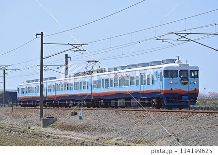 あいの風とやま鉄道　東富山ー水橋　あいの風とやま鉄道　413系　AM01編成　一万三千尺物語 114199625