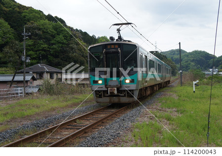JR西日本 125系電車(小浜線 東舞鶴行 松尾寺駅) JR西日本 125系電車(小浜線 東舞鶴行 松尾寺駅) 114200043
