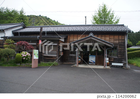 JR西日本 小浜線 松尾寺駅 駅舎（登録有形文化財） 114200062
