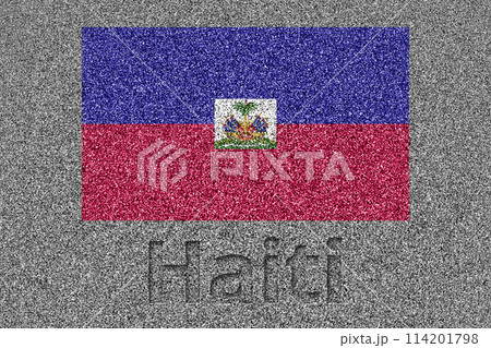石板の上に描かれたハイチの国旗と、掘ったような「Haiti」の文字 114201798