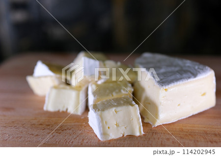 Coulommiers charactere, camembert and brie cheese fresh healthy meal food snack diet on the table copy space food background rustic 114202945