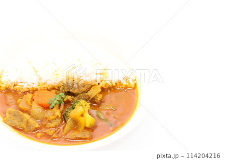 ビーフカレー　スープカレー　明るい背景 114204216