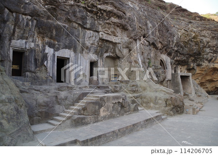 インド　アウランガーバード石窟寺院 114206705