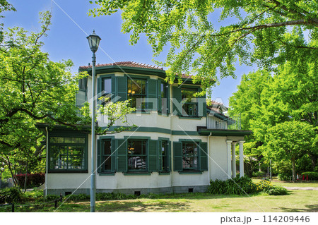 横浜市　山手イタリア山庭園　ブラフ18番館　暮らしと歴史の資料館 114209446