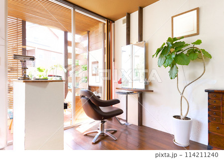 おしゃれなヘアサロンの内観 インテリア イメージ おしゃれなヘアサロンの内観 インテリア イメージ 114211240