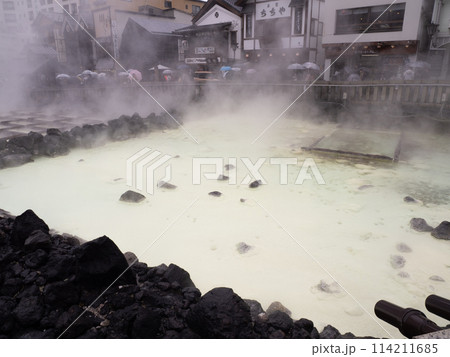 草津温泉　湯畑　群馬県 114211685
