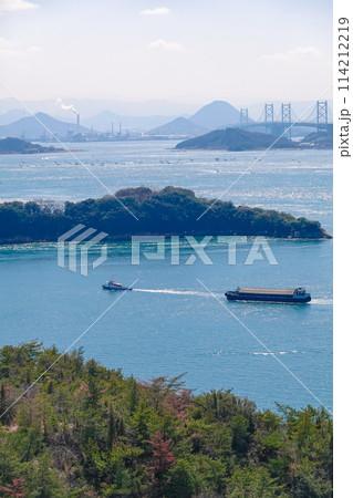 鷲羽山から瀬戸内海の見晴らし(岡山県倉敷市) 鷲羽山から瀬戸内海の見晴らし(岡山県倉敷市) 114212219
