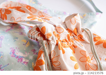 手作りの巾着バッグ 手作りの巾着バッグ 114213576