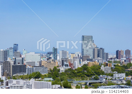 青葉城址より新緑の仙台市全景 114214403