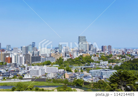 青葉城址より新緑の仙台市全景 114214405