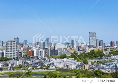 青葉城址より新緑の仙台市全景 114214408