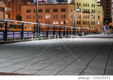 【神奈川県】横浜の夜の都市風景 114214471