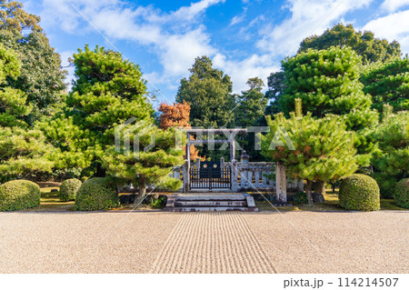 京都市右京区　第九十八代長慶天皇　嵯峨東陵 114214507