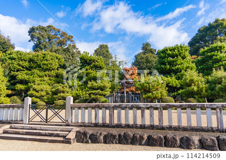 京都市右京区　第九十八代長慶天皇　嵯峨東陵 114214509