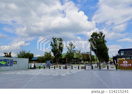 安満（あま）遺跡公園のメインエントランスの風景　大阪府高槻市 114215241