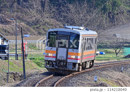 大糸線 南小谷ー中土 JR西日本 キハ120-354(富山) 大糸線 南小谷ー中土 JR西日本 キハ120-354(富山) 114218040