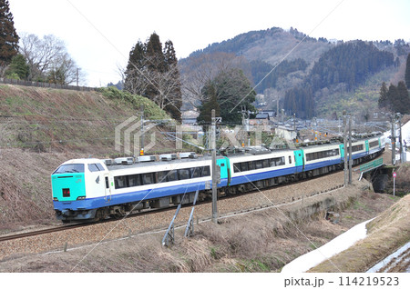 北陸本線 石動ー倶利伽羅 JR東日本 485系 R26編成(新潟) 北越 北陸本線 石動ー倶利伽羅 JR東日本 485系 R26編成(新潟) 北越 114219523