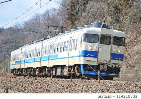 北陸本線　津幡ー倶利伽羅　JR西日本　413系　B03編成（金沢） 114219532