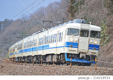 北陸本線 津幡ー倶利伽羅 JR西日本 413系 B11編成+475系 A24編成(金沢) 北陸本線 津幡ー倶利伽羅 JR西日本 413系 B11編成+475系 A24編成(金沢) 114219533