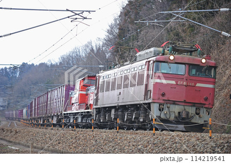 北陸本線　津幡ー倶利伽羅　JR貨物　EF81-148（富山）＋DD51-1027（吹田） 114219541