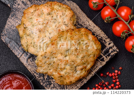 Delicious fried minced chicken cutlets with salt, spices and herbs 114220373
