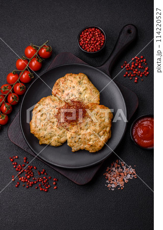 Delicious fried minced chicken cutlets with salt, spices and herbs 114220527