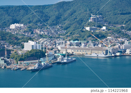 【鍋冠山公園展望台より長崎港を一望】 長崎県長崎市出雲2 【鍋冠山公園展望台より長崎港を一望】 長崎県長崎市出雲2 114221968