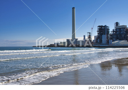 【福島県】岩沢海水浴場と火力発電所 114225506
