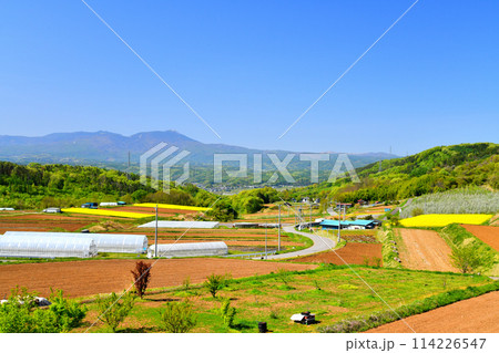 千曲ビューラインより蓼科山方面を望む(長野県佐久市、小諸市)【2024.5】 114226547