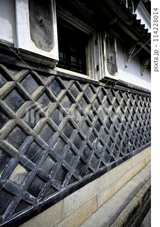 名古屋市有松「服部家住宅」の蔵（なまこ壁） 114228014