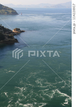 来島海峡大橋から見た来島海峡の潮流 114228917