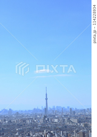 東京スカイツリーと青空 東京スカイツリーと青空 114228934