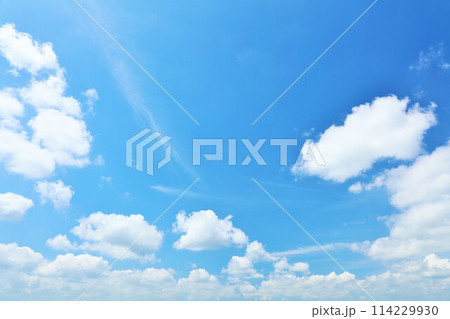 夏の青空と雲 夏の青空と雲 114229930