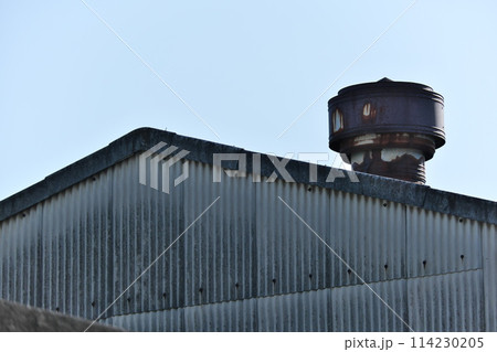工場の屋根 114230205