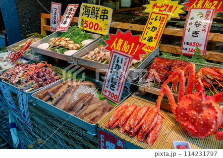 海鮮串焼きの店の店頭ディスプレイ 海鮮串焼きの店の店頭ディスプレイ 114231797