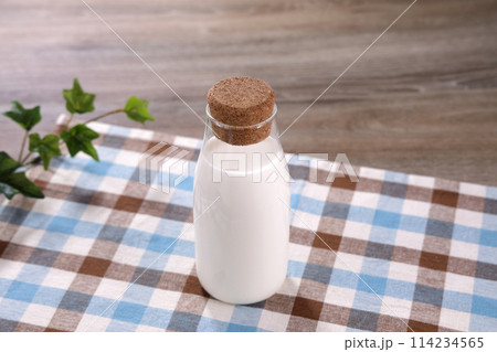 牛乳 114234565