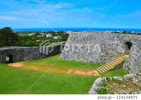 座喜味城 114234975